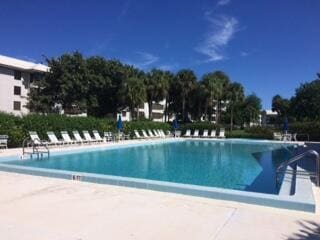 3640 WHITEHALL Drive 206, West Palm Beach, FL 33401