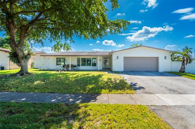 2130 NW 106th Avenue, Villas Of Pembroke Lakes, Pembroke Pines, FL