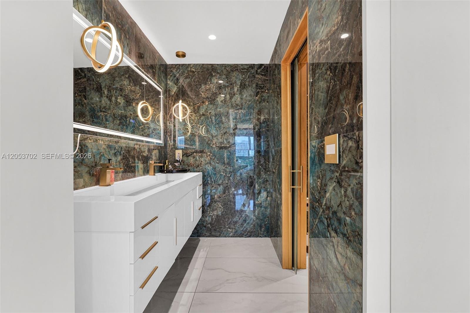 9721 E Bay Harbor Drive 6D — photo 4