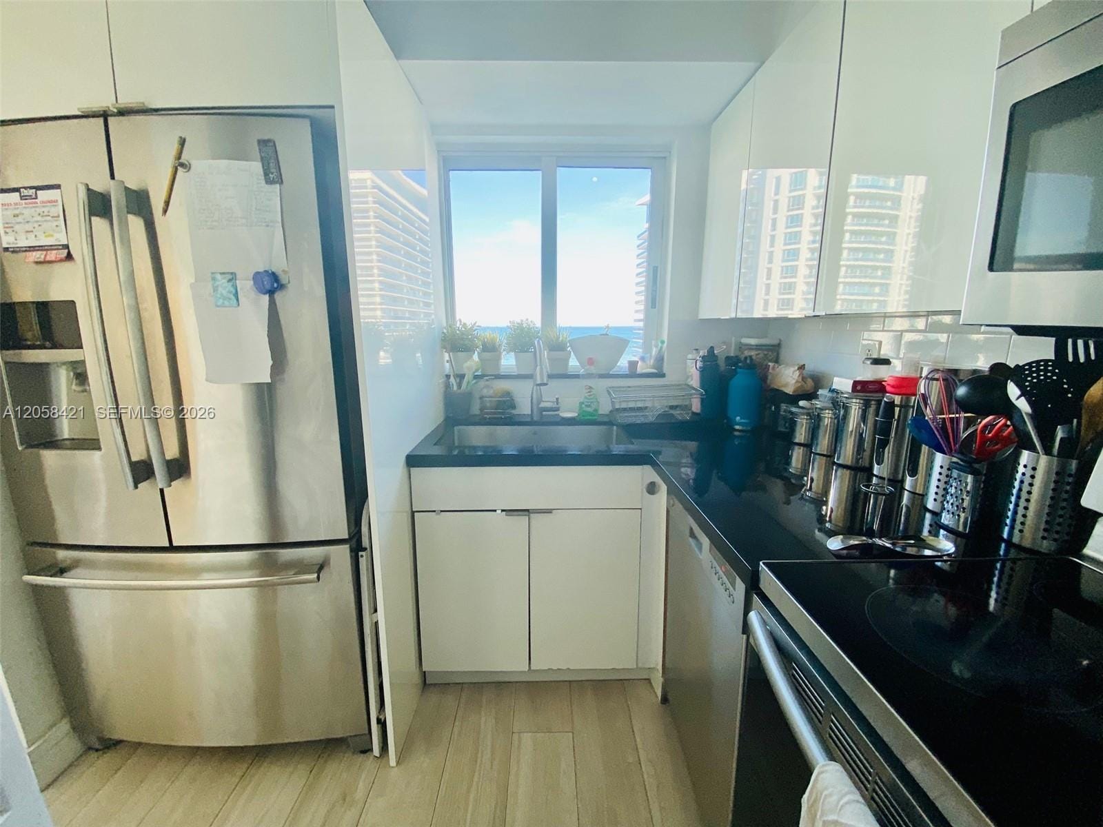 5900 Collins Avenue 1202 — photo 7