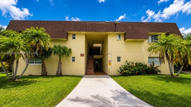 13710 SW 90th Avenue 4, Miami, FL 33176