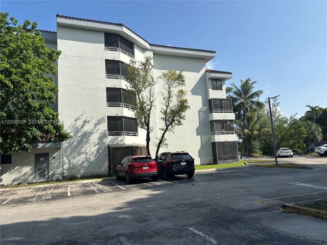 8305 SW 152nd Avenue A111, Miami, FL 33193