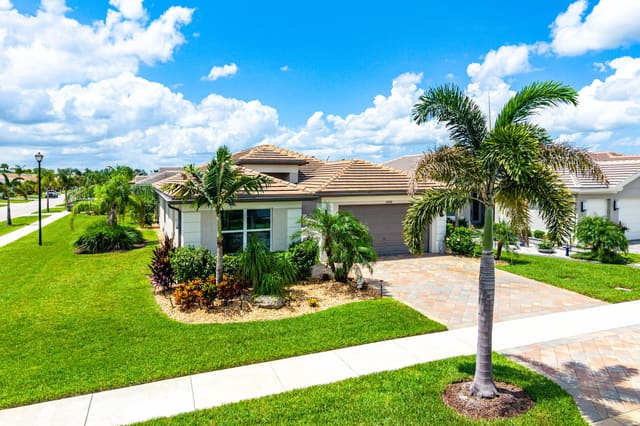 12200 SW SANDPIPER Way, Port St. Lucie, FL 34987