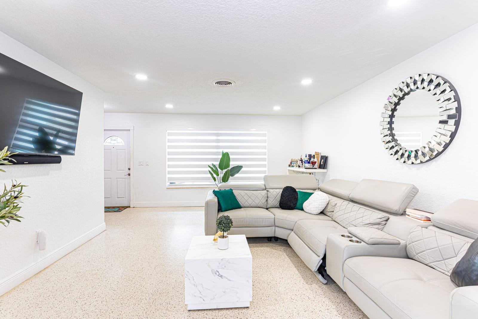 2395 Edgewater Drive — photo 8