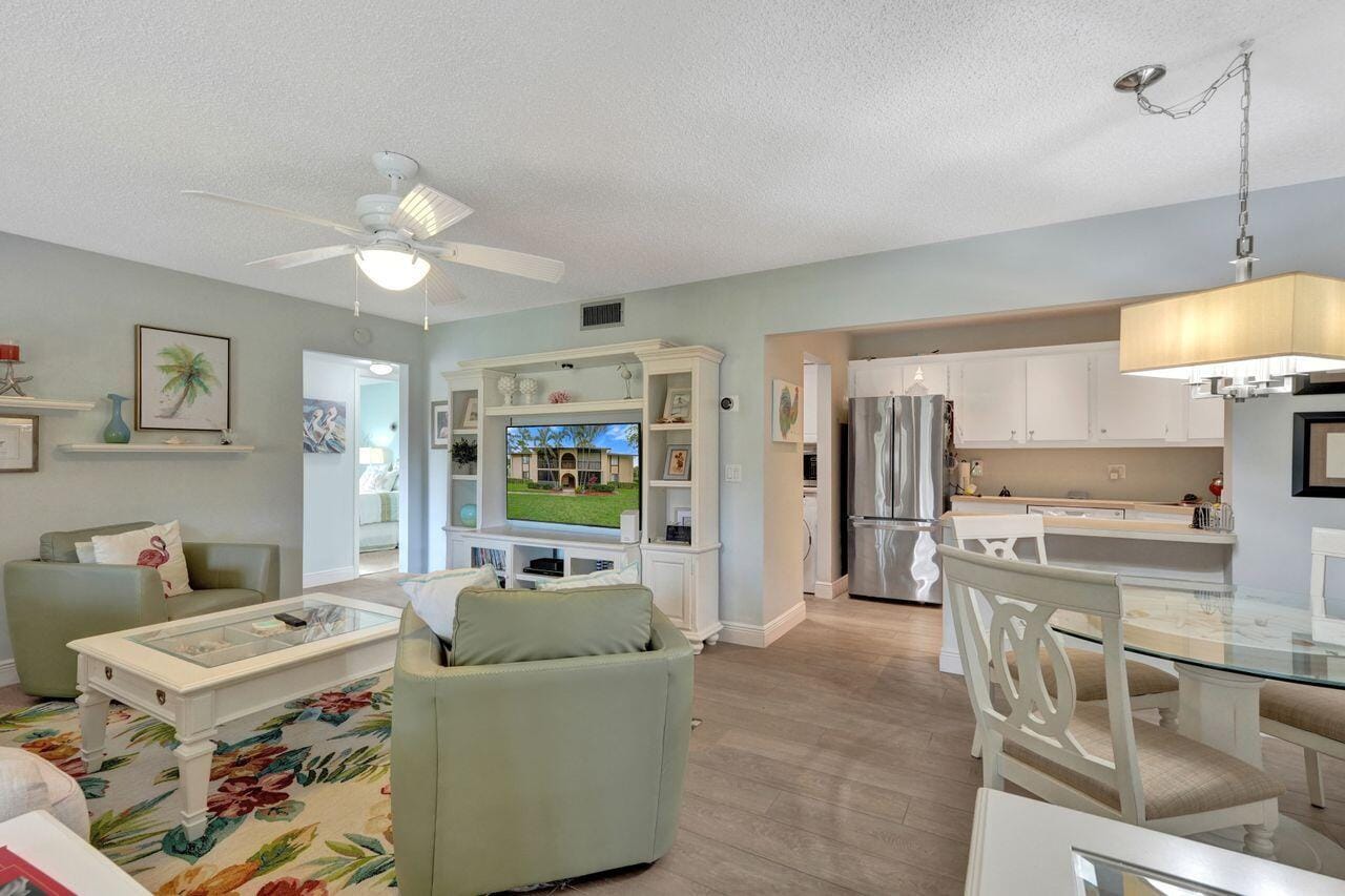 429 Pine Glen Lane C-2 — photo 3