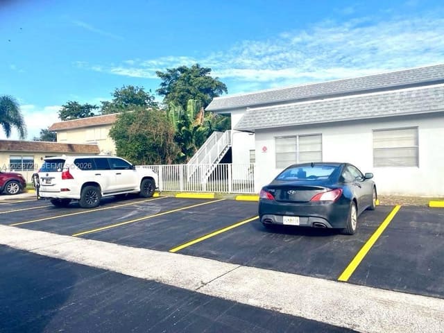 6201 SW 37 Court 1A, Davie, FL 33314