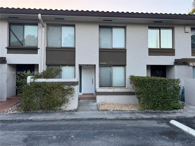 16498 NE 26th Avenue 12, North Miami Beach, FL 33160
