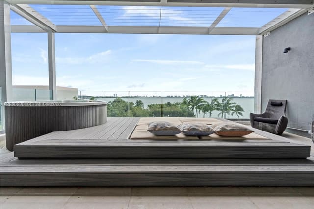 650 NE 32nd Street BH2, Paraiso Bay, Miami, FL