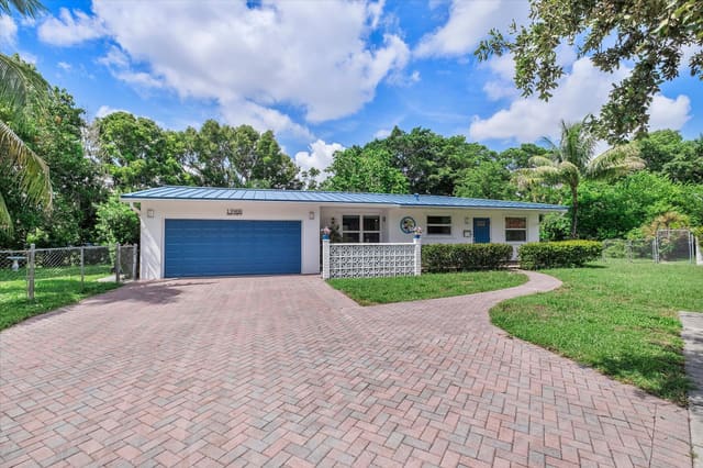 13988 Lake Lure Court, sold in ZIP 33014, Miami Lakes, FL