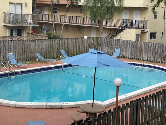 8600 SW 109th Avenue 4-220, Miami, FL 33173