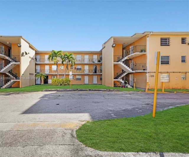 3855 SW 79th Avenue 27, Tropical Park, Miami, FL