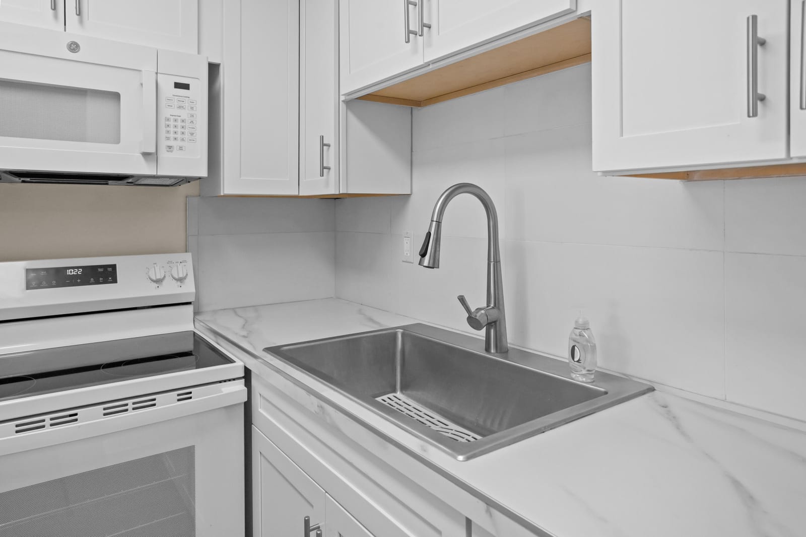 1980 Sunset Avenue 7 — photo 12