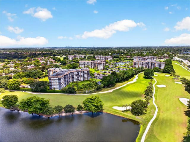 900 Saint Charles Place 621, Park Place, Pembroke Pines, FL