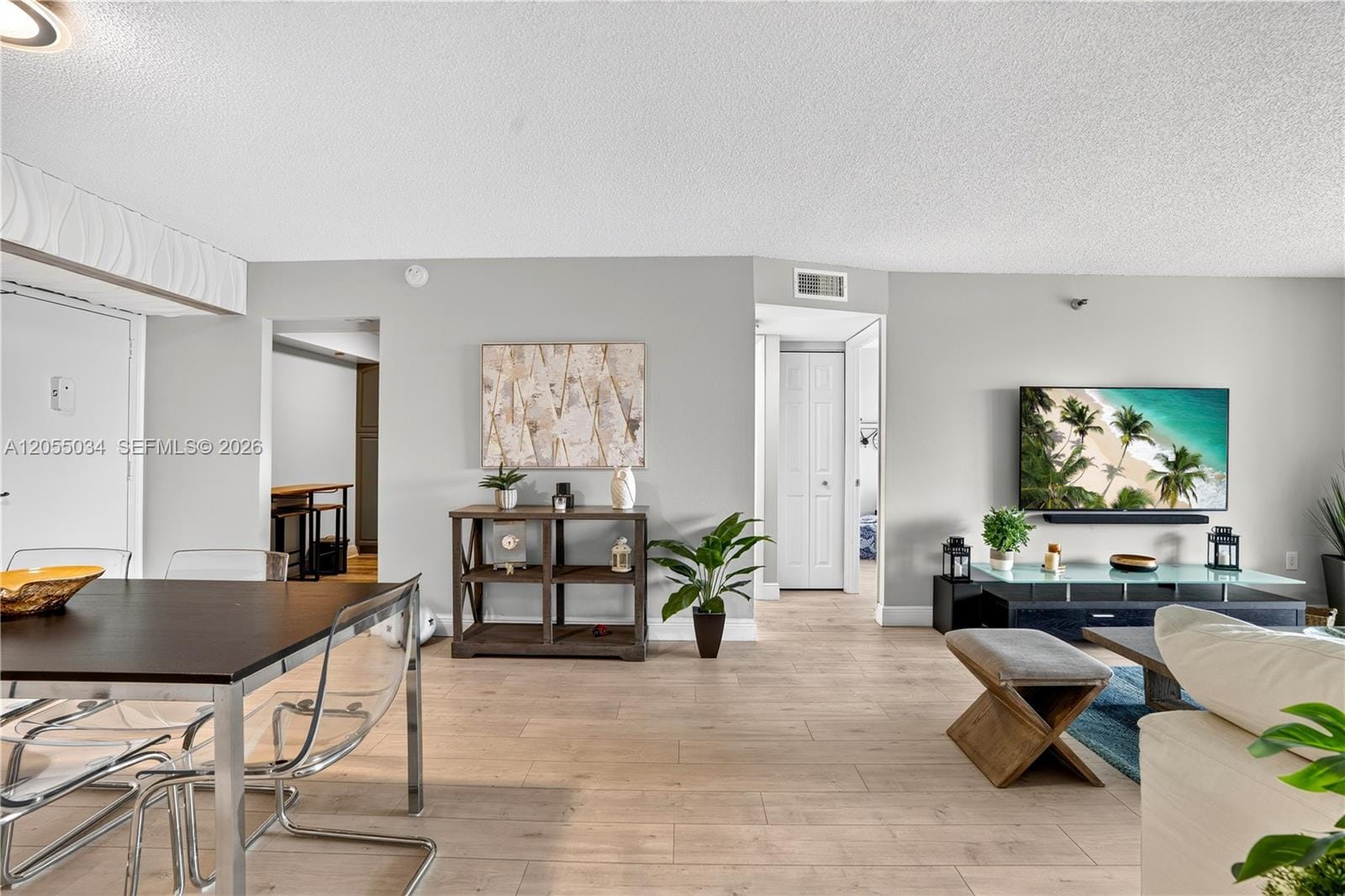 900 Saint Charles Place 621 — photo 4