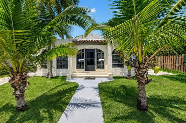 806 NE 2nd Avenue, sold in Dell Park, Delray Beach, FL