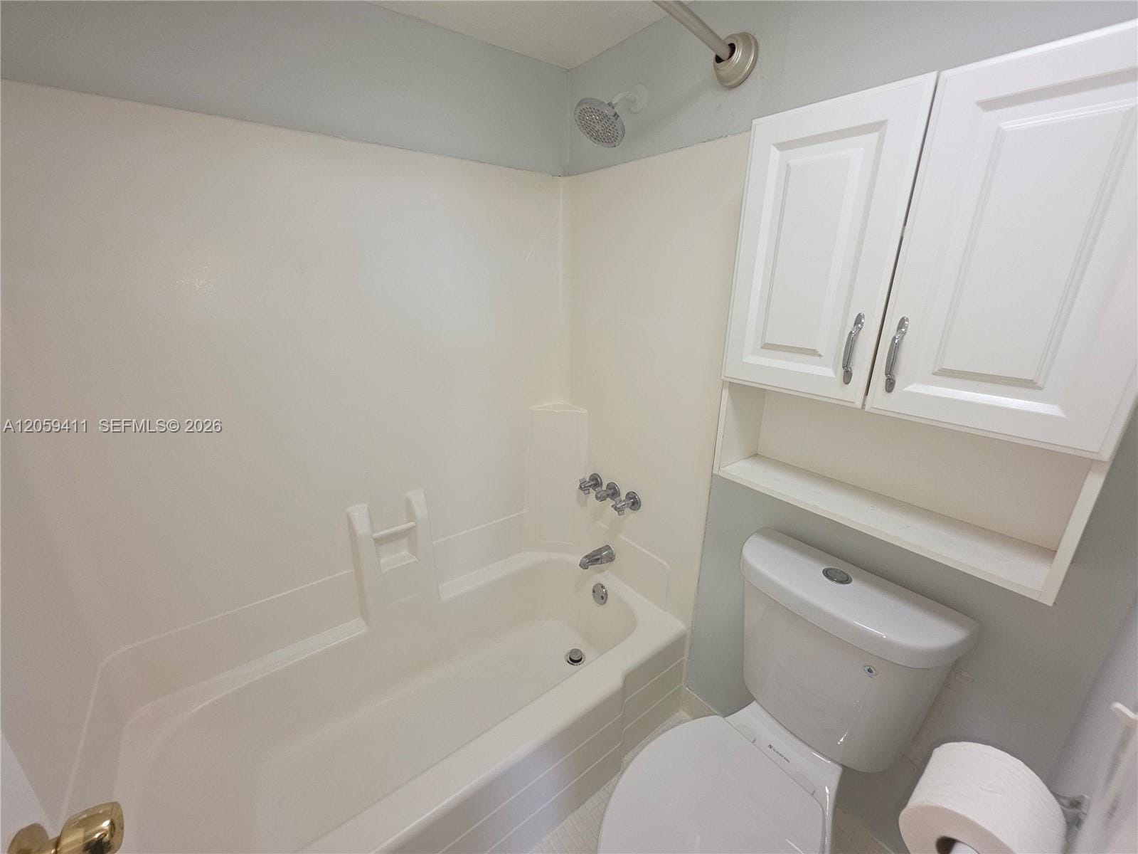 2350 NE 135th Street 602 — photo 3
