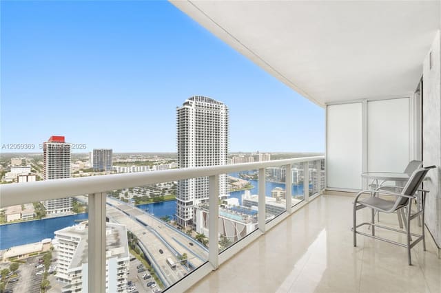 1800 S Ocean Drive 3008, sold in ZIP 33009, Hallandale Beach, FL
