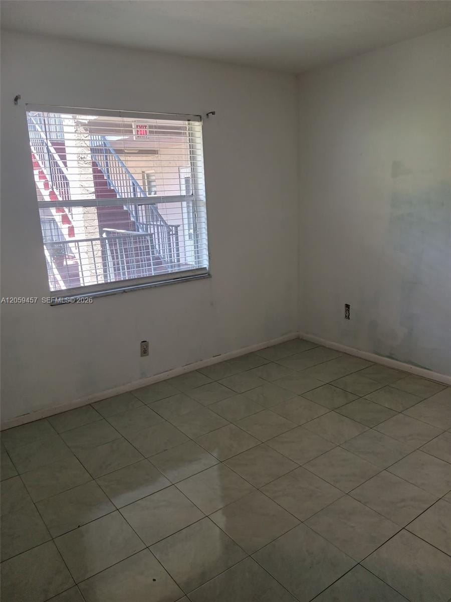 2821 Somerset Drive 312 — photo 12