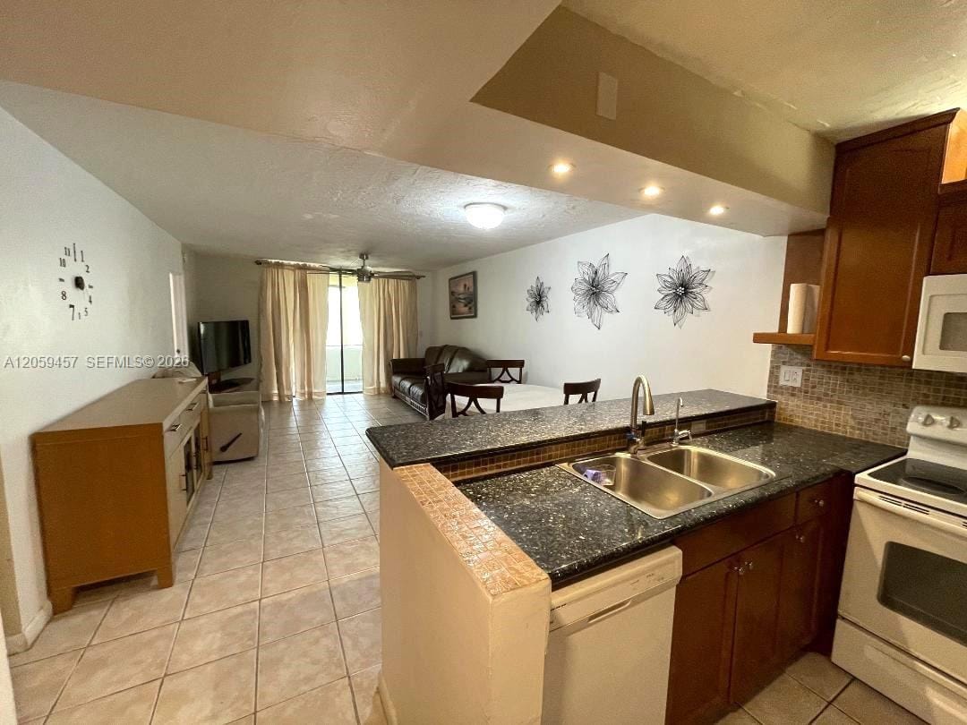 2821 Somerset Drive 312 — photo 4
