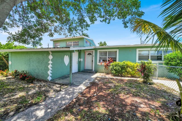 111 Ocean Parkway, Rolling Green Ridge 1st, Boynton Beach, FL
