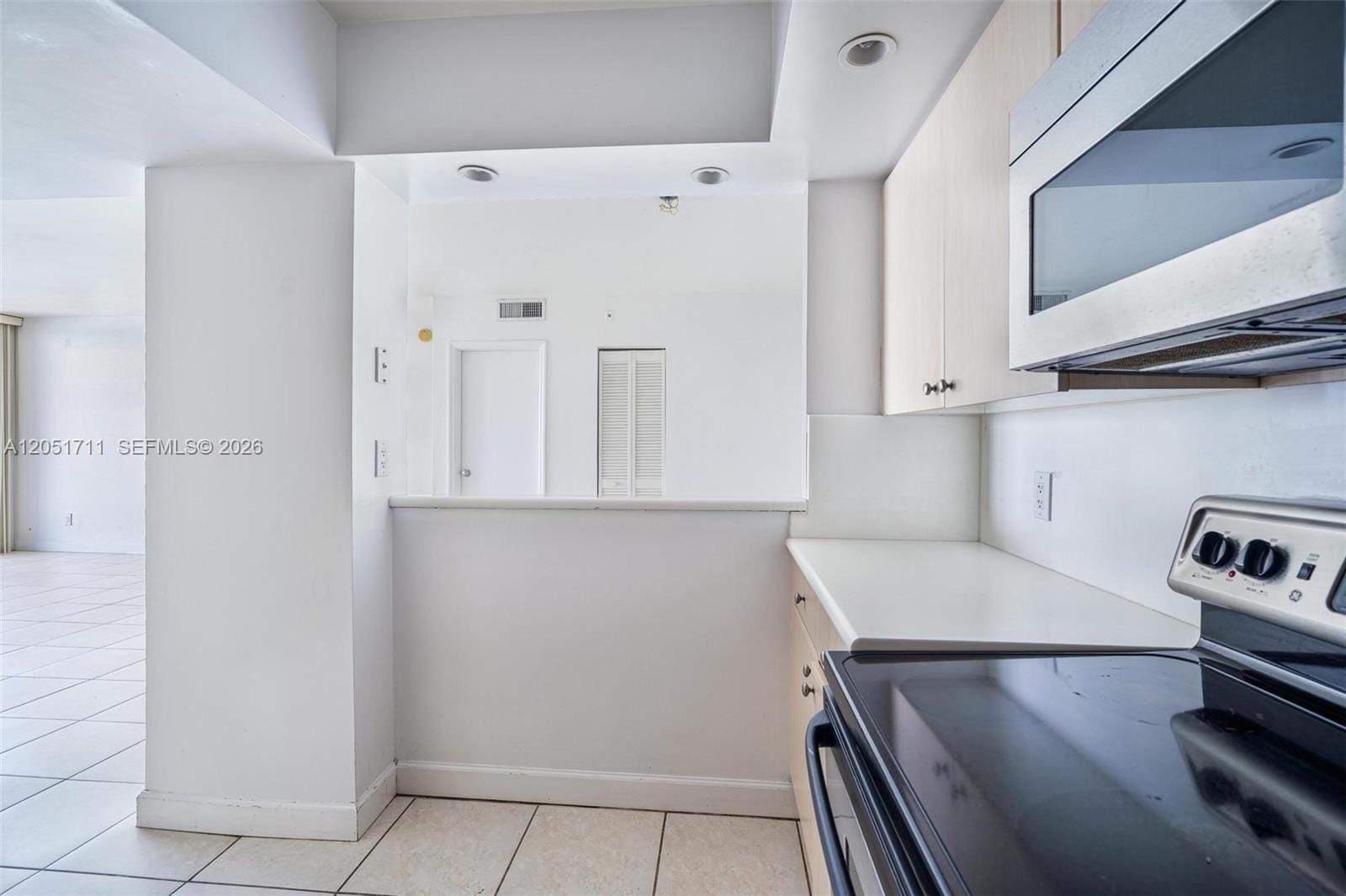 5600 Collins Avenue 7J — photo 11