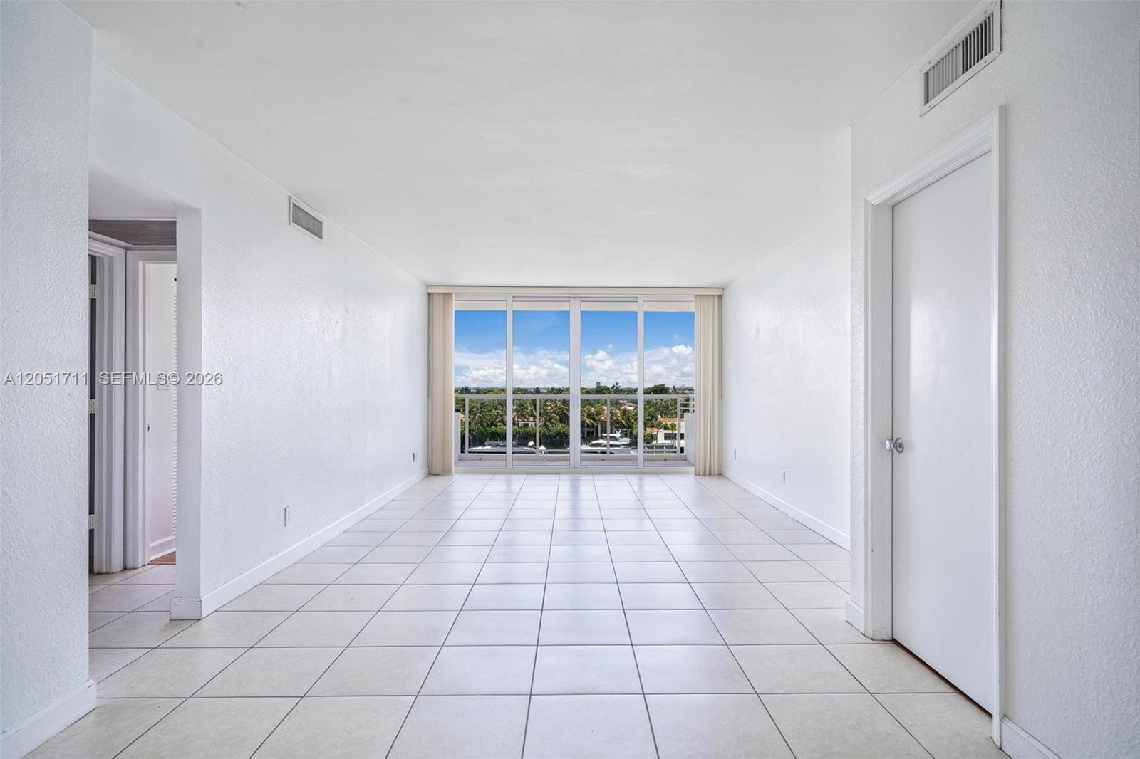 5600 Collins Avenue 7J — photo 7