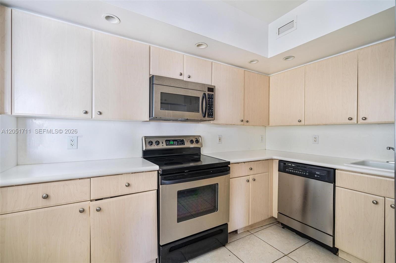 5600 Collins Avenue 7J — photo 9
