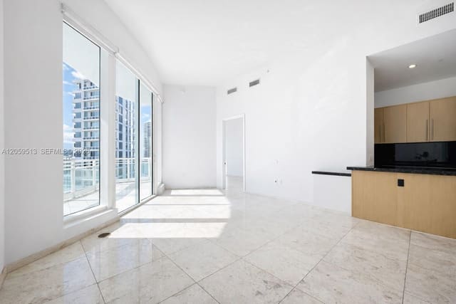 900 Brickell Key Boulevard 2405, Miami, FL 33131