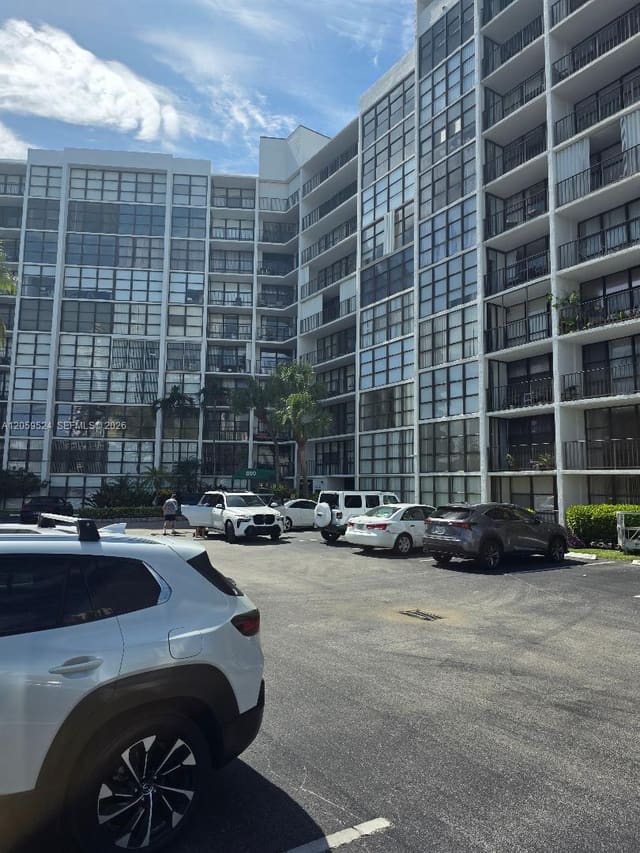 800 Parkview Drive 716, Hallandale Beach, FL 33009