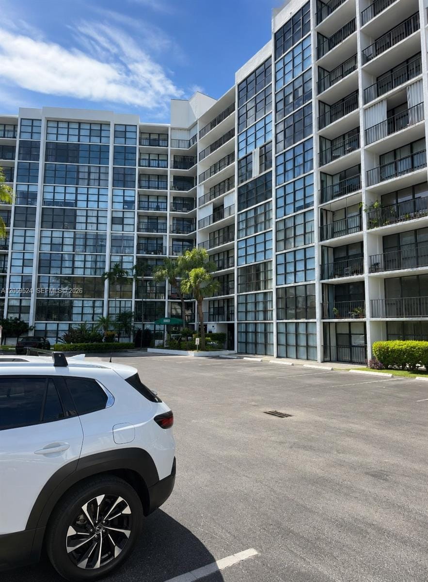 800 Parkview Drive 716, Hallandale Beach, FL 33009 photo 3