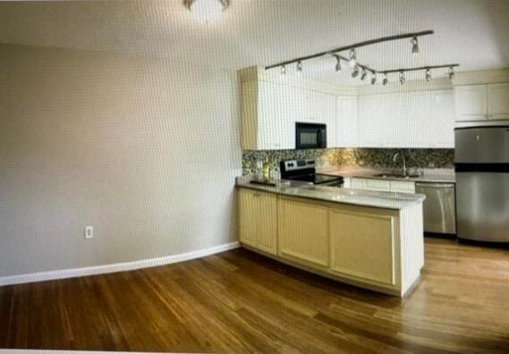 1700 Embassy Drive 105 — photo 2