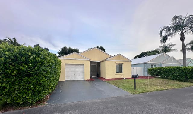 57 Buxton Lane, Boynton Beach, FL 33426