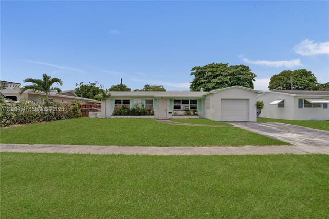 420 SW 71st Way, sold in Boulevard Park, Pembroke Pines, FL