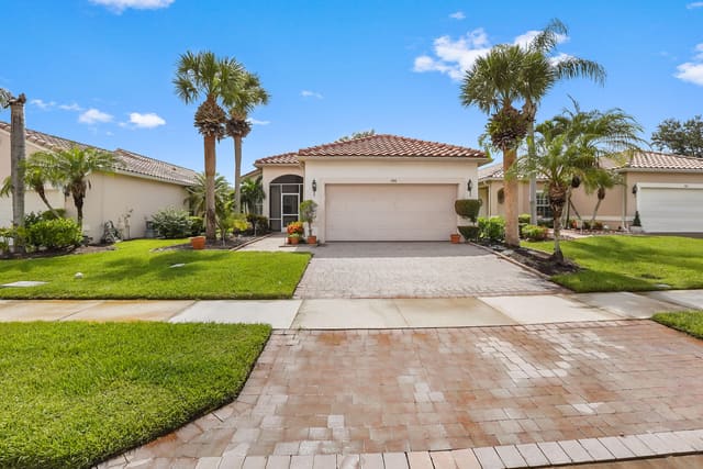 390 NW Breezy Point Loop, Port St. Lucie, FL 34986