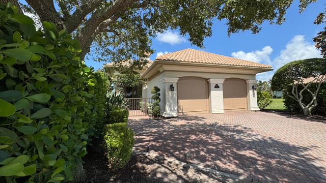 102 SE RIO PALERMO, Tesoro, Port St. Lucie, FL