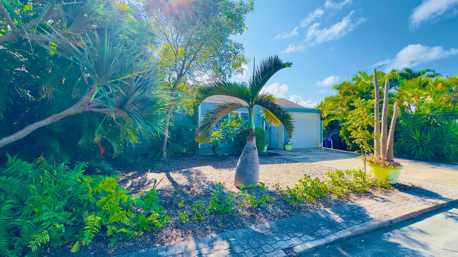 715 N PALMWAY — photo 3