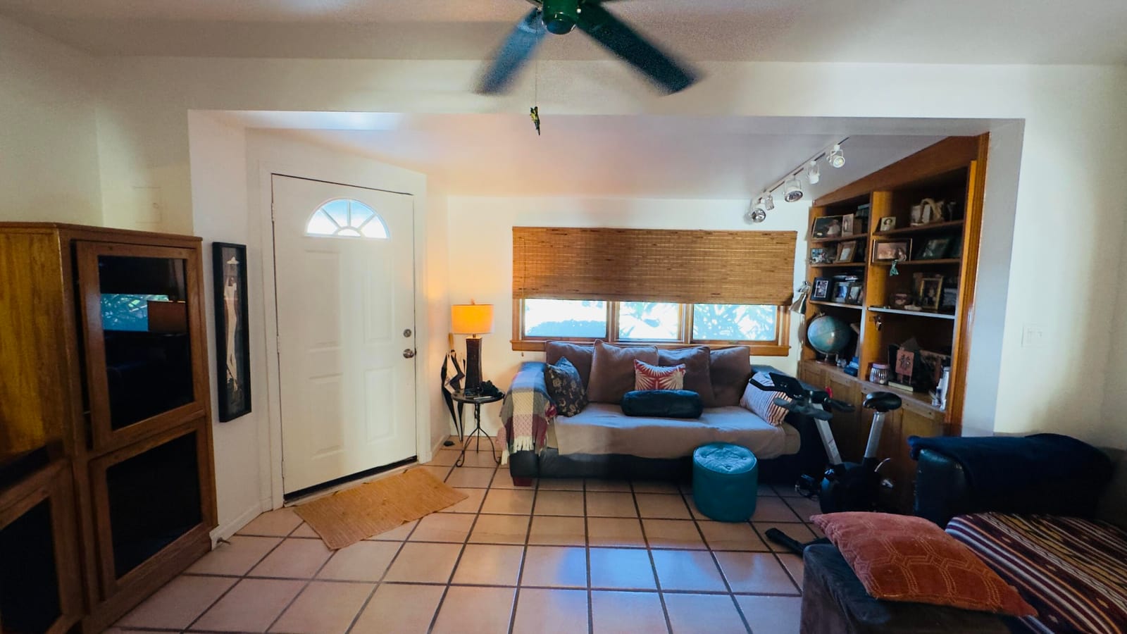 715 N PALMWAY — photo 8