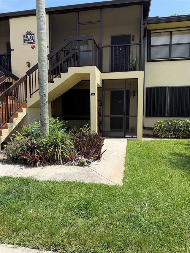 4701 E Lucerne Lakes Boulevard E 104, Lake Worth, FL 33467