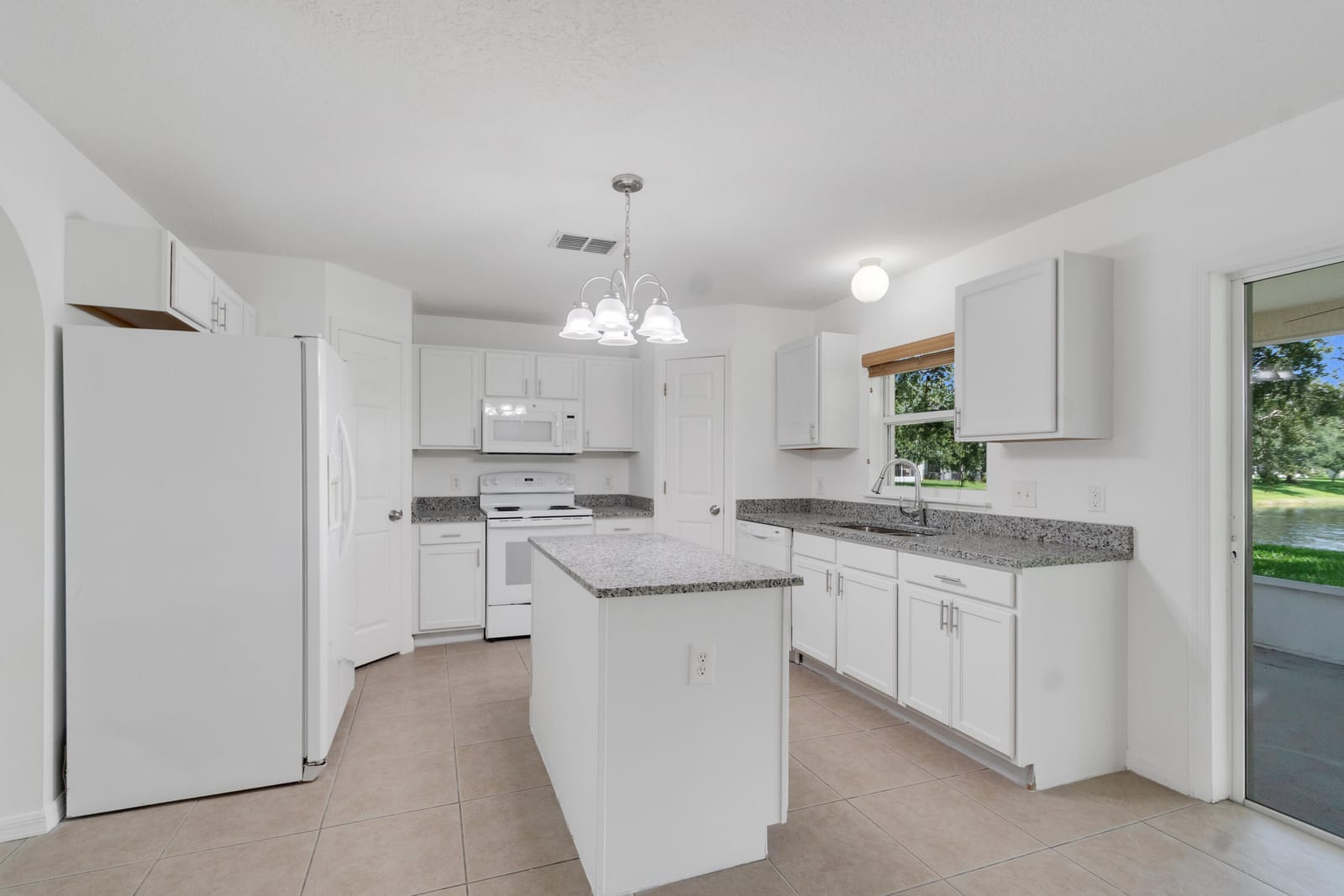 2538 12TH Square SW — photo 11
