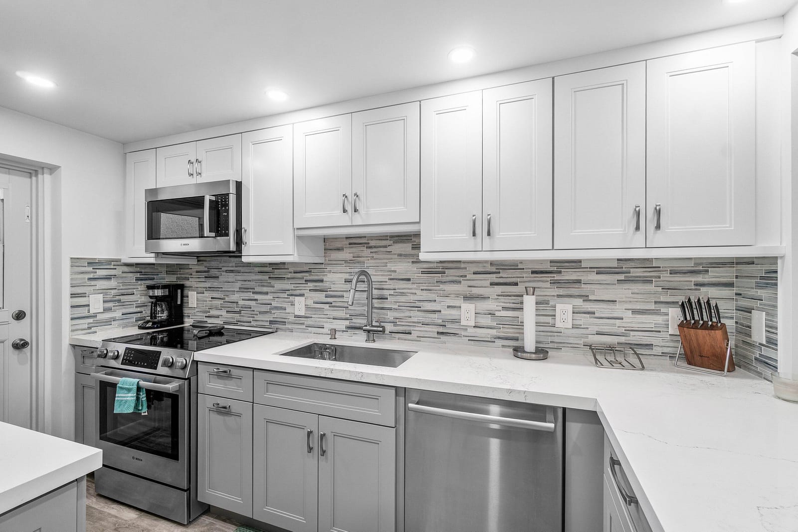 4502 N FEDERAL Highway 167H — photo 1
