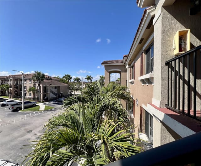 22301 SW 88th Place 304-3, The Courts At Bayshore, Cutler Bay, FL