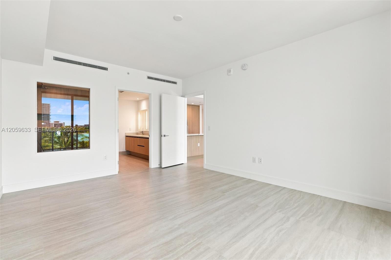 2411 Laguna Circle 209 — photo 5