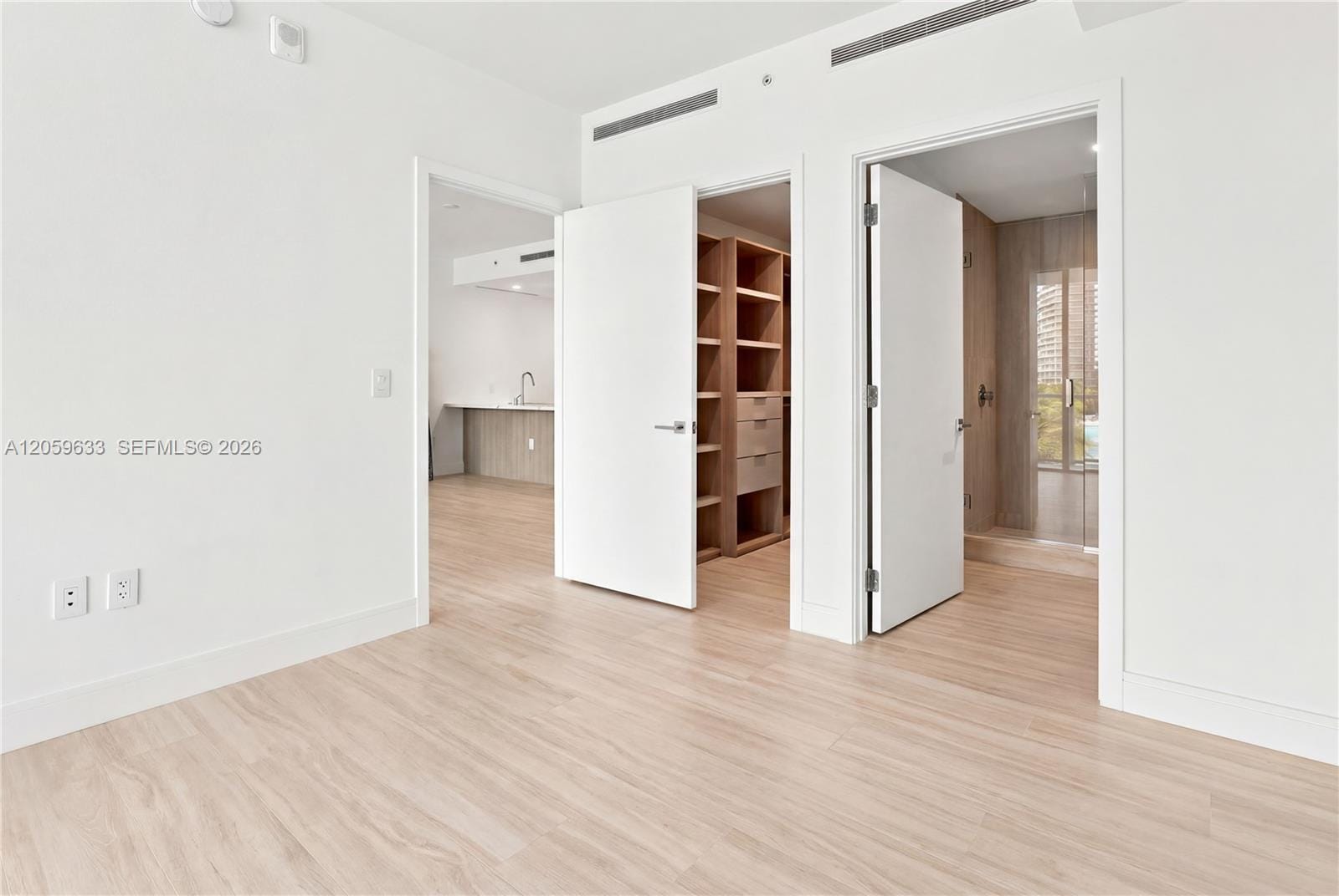 2411 Laguna Circle 209 — photo 6
