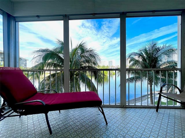 3030 Marcos Drive T302, Aventura, FL 33160