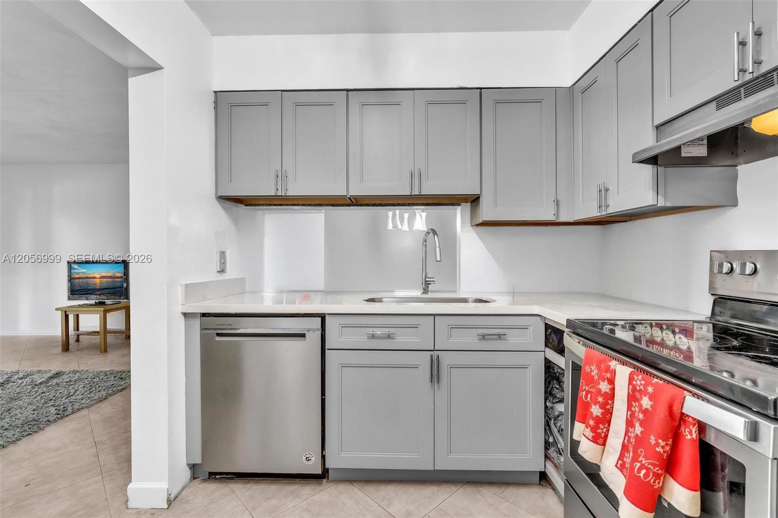 3021 N Oakland Forest Drive 208 — photo 5