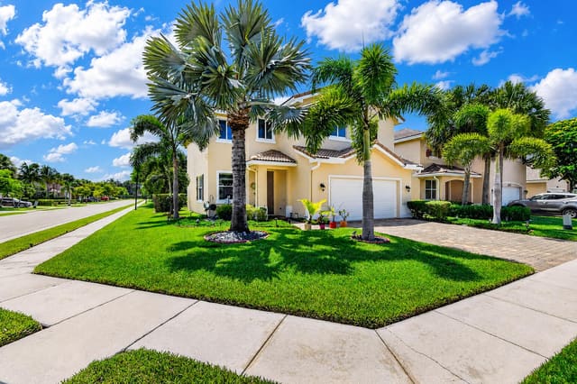 5652 Caranday Palm Drive, sold in ZIP 33463, Lake Worth, FL