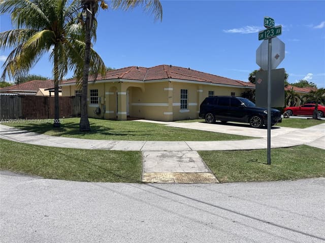12265 SW 215th Terrace 1, sold in Ivon, Miami, FL