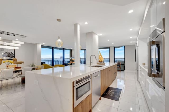 5460 N Ocean Drive 7C, Singer Island, FL 33404