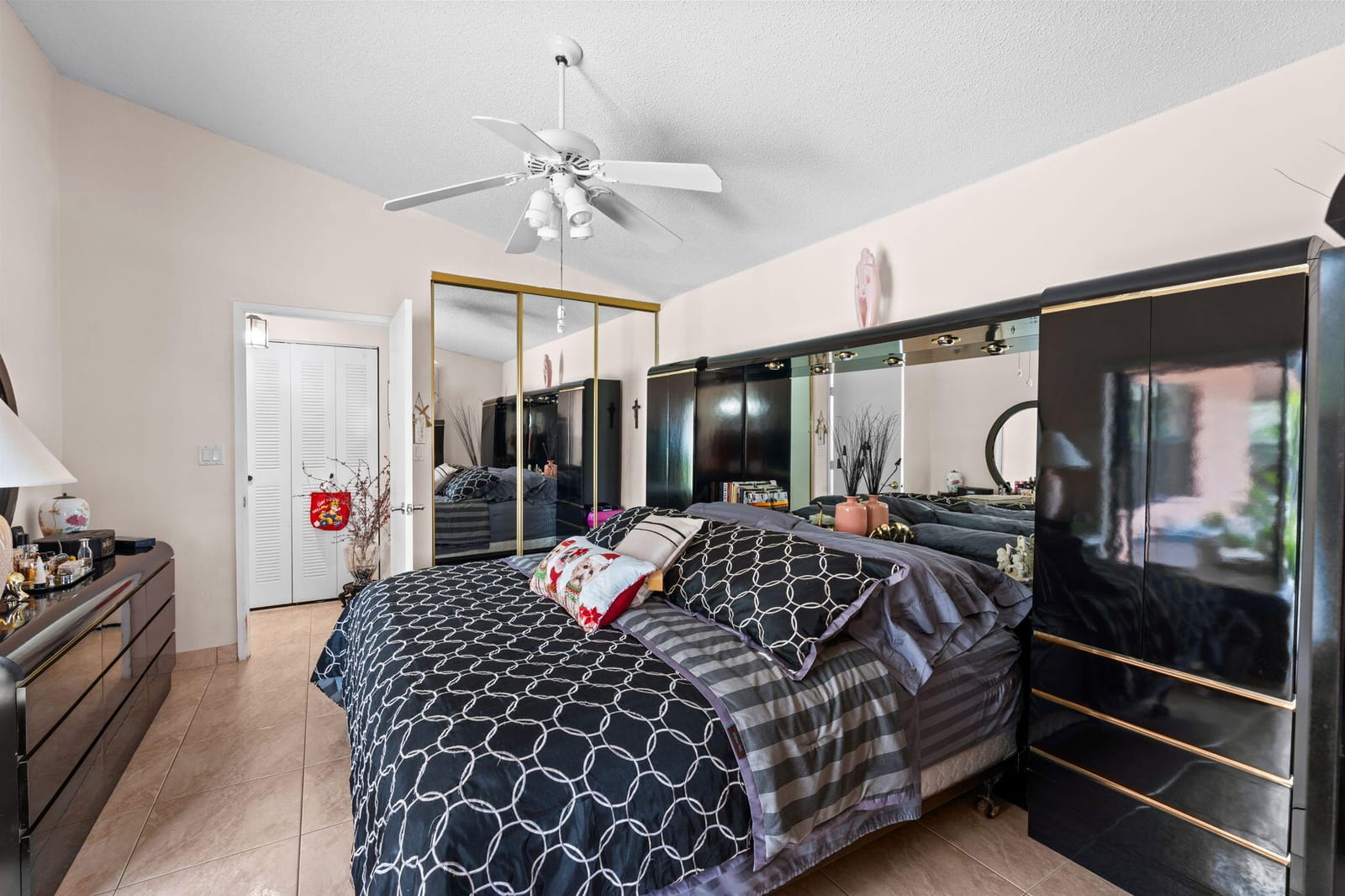 21082 Rustlewood Avenue — photo 3