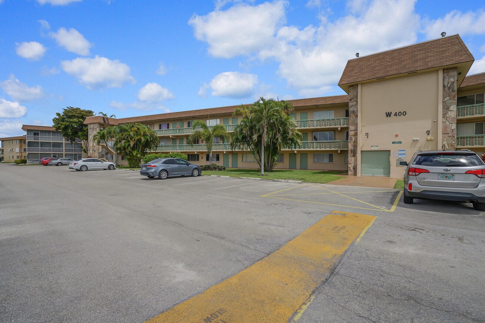 400 VILLAGE GREEN Circle W 105 — photo 8